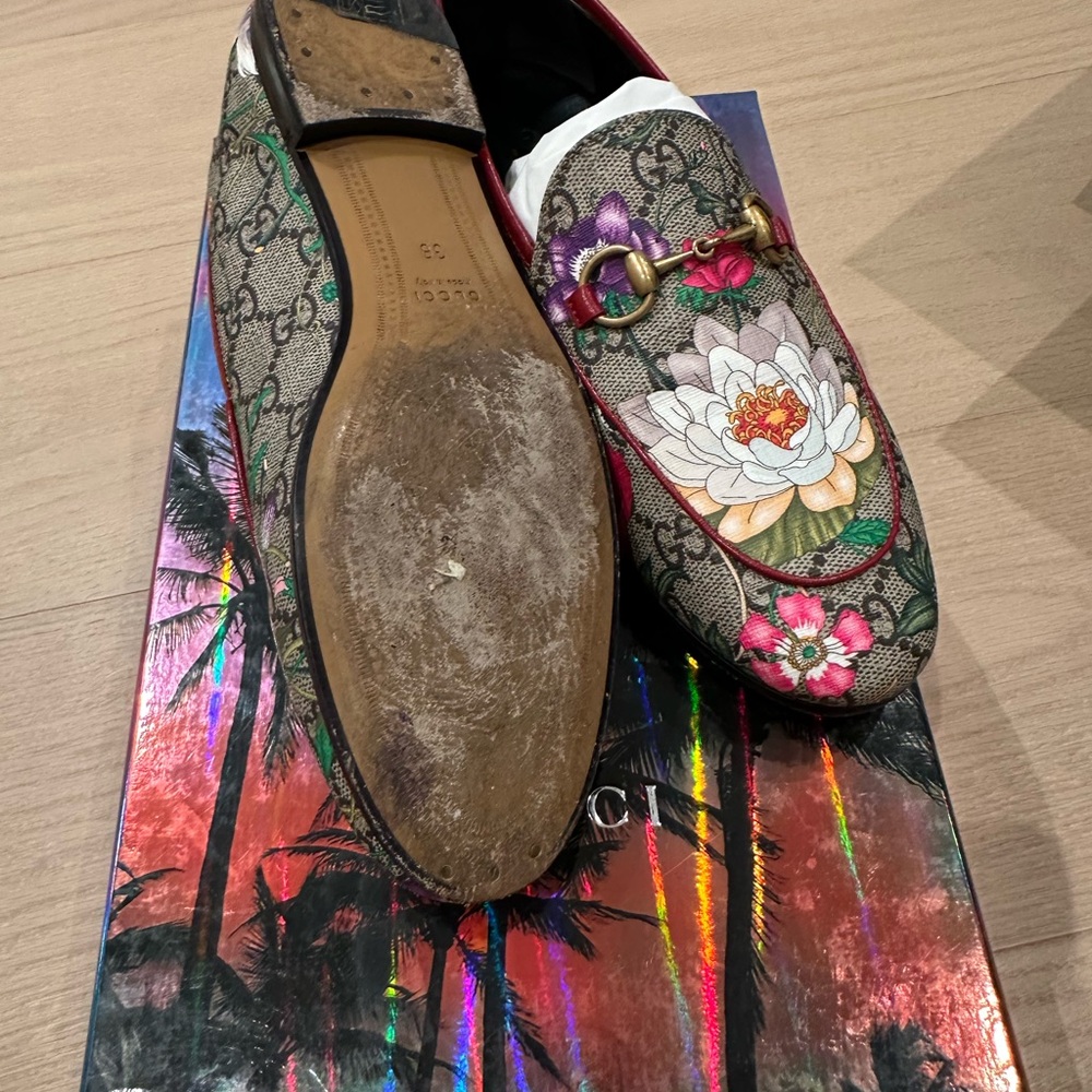 Gucci Floral Embroidered Loafers - Multicolor